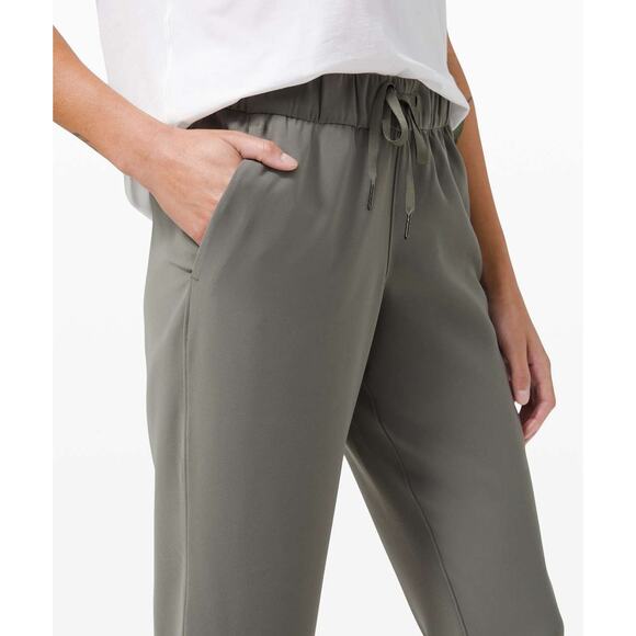 Lululemon On The Fly Jogger Pant Woven 28" Grey W5bzds Women's Size 8 *Flawed - Picture 3 of 16